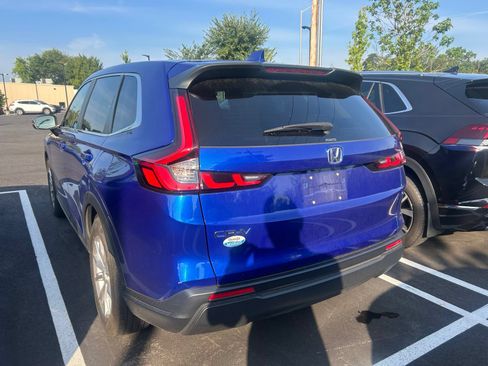 Used 2025 Honda CR-V EX image 4