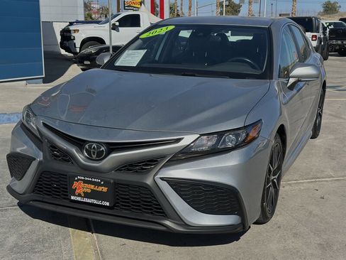 Used 2023 Toyota Camry SE image 5