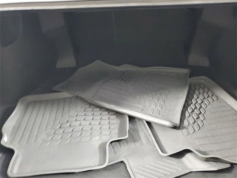 Used 2022 Toyota Camry LE image 6