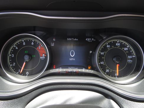 Used 2021 Jeep Cherokee Limited w/ Elite Package AWD/4WD image 28