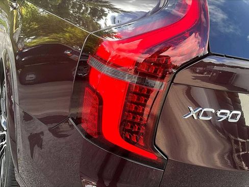 New 2026 Volvo XC90 B6 Ultra w/ Lounge Package image 5