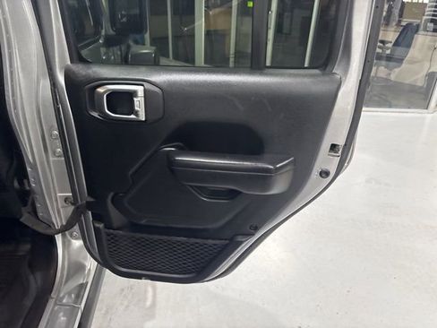 Used 2020 Jeep Gladiator Rubicon image 30