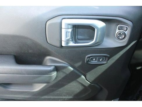 Used 2024 Jeep Wrangler Unlimited Rubicon AWD/4WD image 20