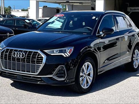 Certified 2025 Audi Q3 2.0T Premium w/ Convenience Package AWD/4WD image 9