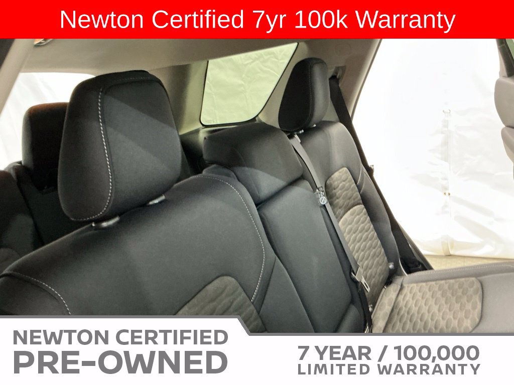 Used 2025 Nissan Pathfinder SV FWD image 18