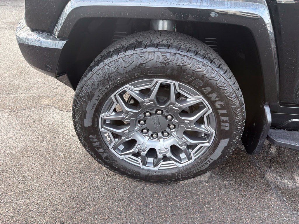 Used 2025 GMC Hummer EV 3X w/ LPO, Sport Package AWD/4WD image 30