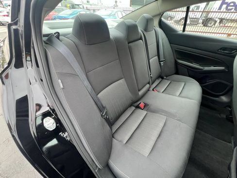 Used 2025 Nissan Altima 2.5 SV FWD image 33