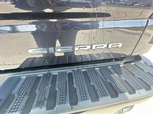 Used 2023 GMC Sierra 1500 Denali w/ Technology Package AWD/4WD image 32