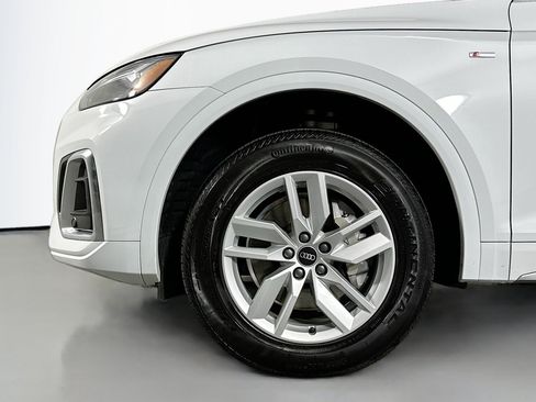 Used 2023 Audi Q5 2.0T Premium w/ Convenience Package image 12