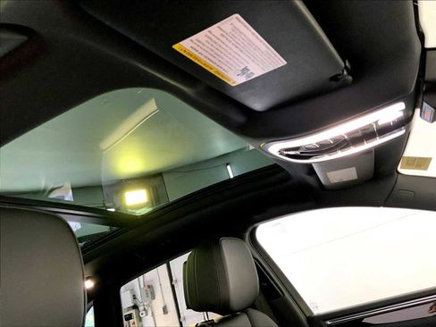 Certified 2026 Porsche Macan AWD/4WD image 20