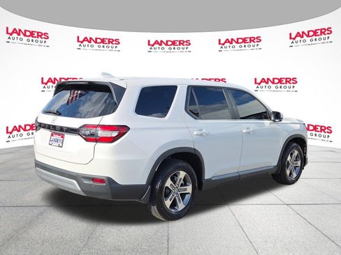 Used 2025 Honda Pilot EX-L image 3