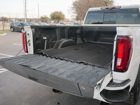 Used 2021 GMC Sierra 2500 AT4 w/ AT4 Premium Plus Package AWD/4WD image 11