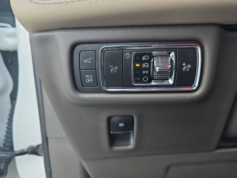 Certified 2023 Lincoln Nautilus AWD w/ Premium Package image 26