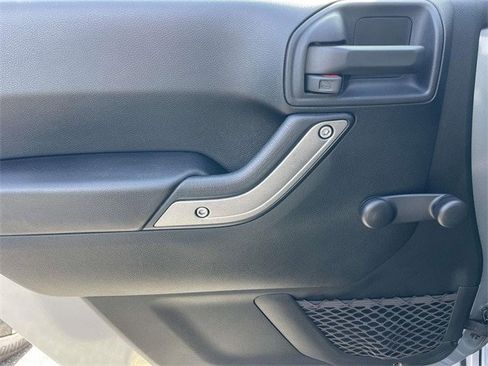 Used 2018 Jeep Wrangler Sport image 22