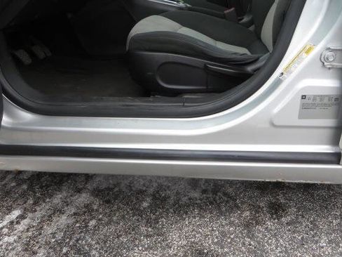 Used 2012 Chevrolet Cruze LS image 13