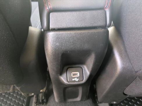 Used 2023 Jeep Renegade Trailhawk AWD/4WD image 19