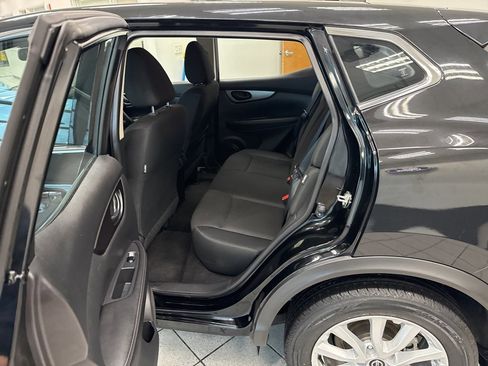 Used 2022 Nissan Rogue Sport S image 7