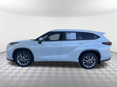 Used 2024 Toyota Highlander Limited AWD/4WD image 8
