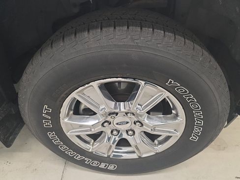 Used 2017 Ford F150 XLT w/ Equipment Group 302A Luxury image 4