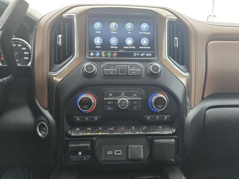 Used 2021 Chevrolet Silverado 1500 High Country w/ Technology Package image 28