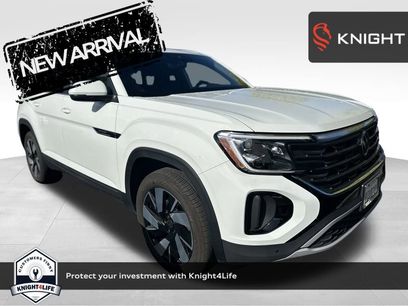 Certified 2025 Volkswagen Atlas Cross Sport SE w/ Panoramic Sunroof Package