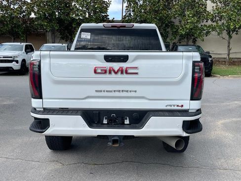 Used 2025 GMC Sierra 2500 AT4 AWD/4WD image 6