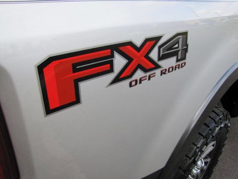 Used 2019 Ford F250 Lariat w/ Lariat Value Package image 31