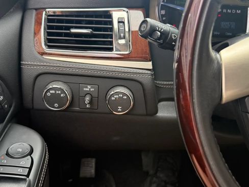 Used 2012 Cadillac Escalade Platinum AWD/4WD image 21