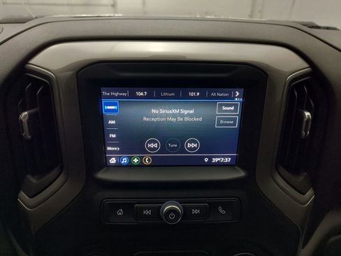 Used 2020 Chevrolet Silverado 2500 Custom w/ Custom Convenience Package image 22