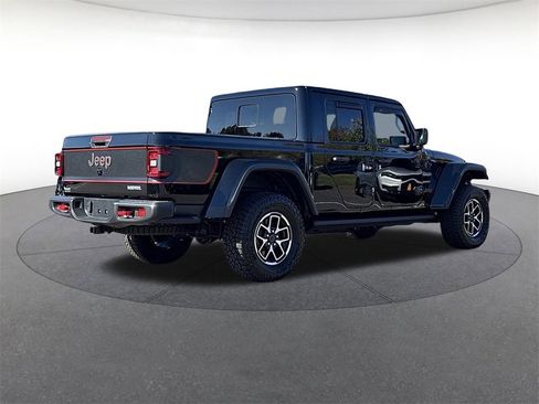 Certified 2024 Jeep Gladiator Rubicon w/ Technology Group image 5
