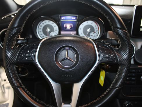 Used 2014 Mercedes-Benz CLA 250 image 10