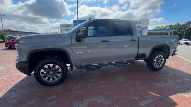 Used 2025 Chevrolet Silverado 2500 Custom w/ Z71 Off-Road Package AWD/4WD image 7