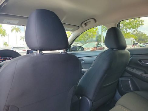 Certified 2024 Nissan Sentra SR FWD image 18
