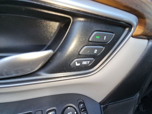 Used 2018 Honda CR-V Touring image 17