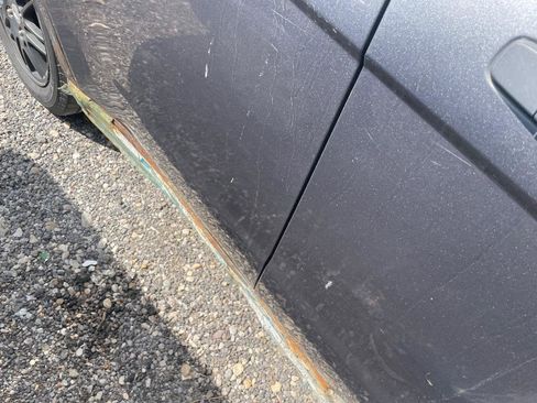 Used 2010 Ford Focus SE image 5