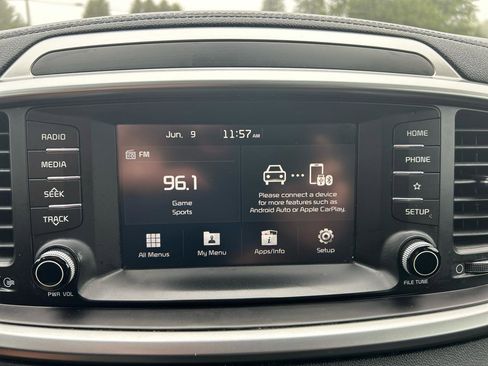 Used 2020 Kia Sorento AWD V6 image 12