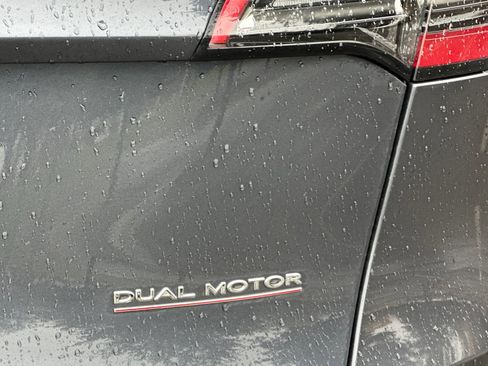 Used 2022 Tesla Model Y Performance image 34