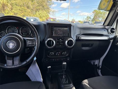 Used 2018 Jeep Wrangler Unlimited Sahara image 23