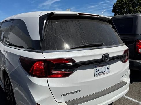 Used 2025 Honda Odyssey Sport-L image 3