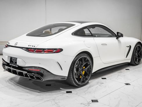 Used 2025 Mercedes-Benz AMG GT 63 image 9