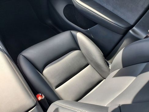 Used 2025 Tesla Model Y Long Range image 16