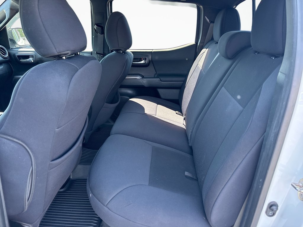 Used 2018 Toyota Tacoma TRD Off-Road w/ Technology Package AWD/4WD image 18