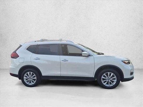 Used 2019 Nissan Rogue SV FWD image 4