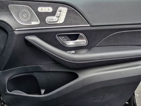 New 2026 Mercedes-Benz GLS 580 4MATIC image 43