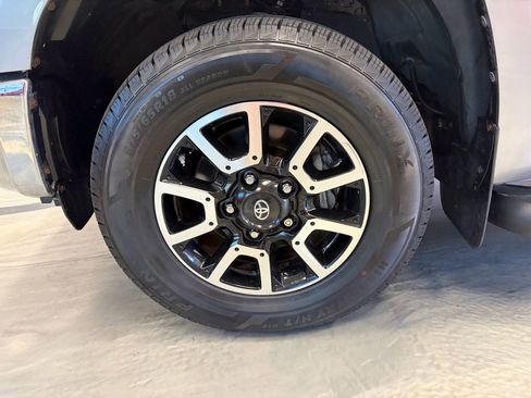 Used 2018 Toyota Tundra SR5 w/ TRD Off Road Package image 26