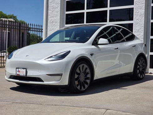 Used 2021 Tesla Model Y Performance image 9