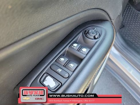 Used 2018 Jeep Compass Latitude w/ Cold Weather Group FWD image 18