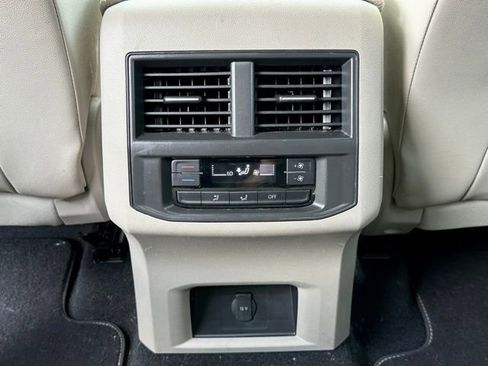 Certified 2023 Volkswagen Atlas SE FWD image 18