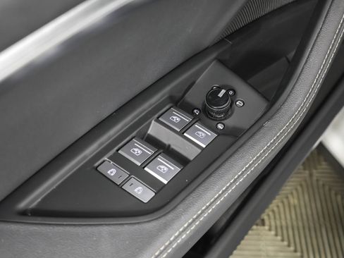 Used 2024 Audi Q8 e-tron Premium Plus w/ Premium Plus Package AWD/4WD image 36
