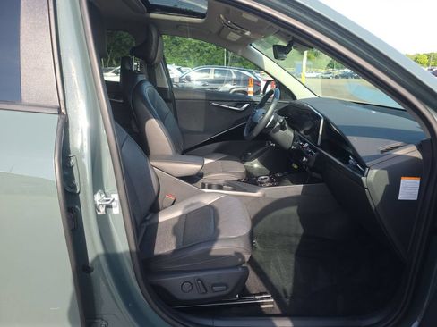 Used 2023 Kia Niro Wave w/ Wave Preserve Package FWD image 8